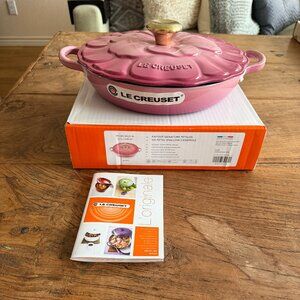 Le Creuset Signature Cast Iron Petal Shallow Casserole 2.25qt Berry Pink #26 NEW